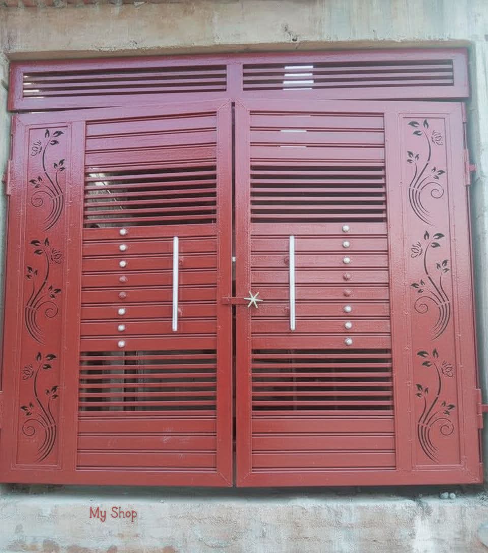 Maroon Louvered Gate
